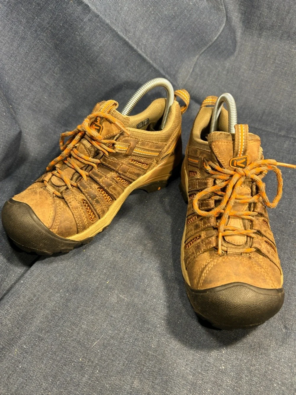 Keen leather lace up hiking shoes